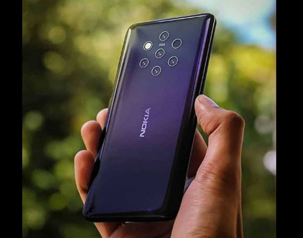 ৮ জিবি পর্যন্ত র‌্যাম পাওয়া যাবে এতে। অন বোর্ড স্টোরেজ ২৫৬ জিবি, ইন্টারনাল স্টোরেজ ১২৮ জিবি।