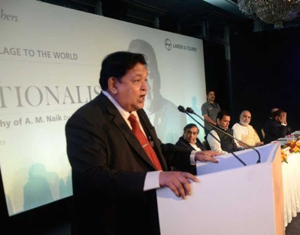 ২০০৩ সালে সংস্থার চেয়ারম্যান হন নায়েক। এর পর ২০০৭-২০০৮ সাল থেকে ২০১৬-২০১৭ পর্যন্ত দশ বছরে ২৯,৮১৯ কোটি টাকা মোট আয় থেকে সংস্থার আয় দাঁড়ায় ১,১০,০১১ কোটি টাকায়।