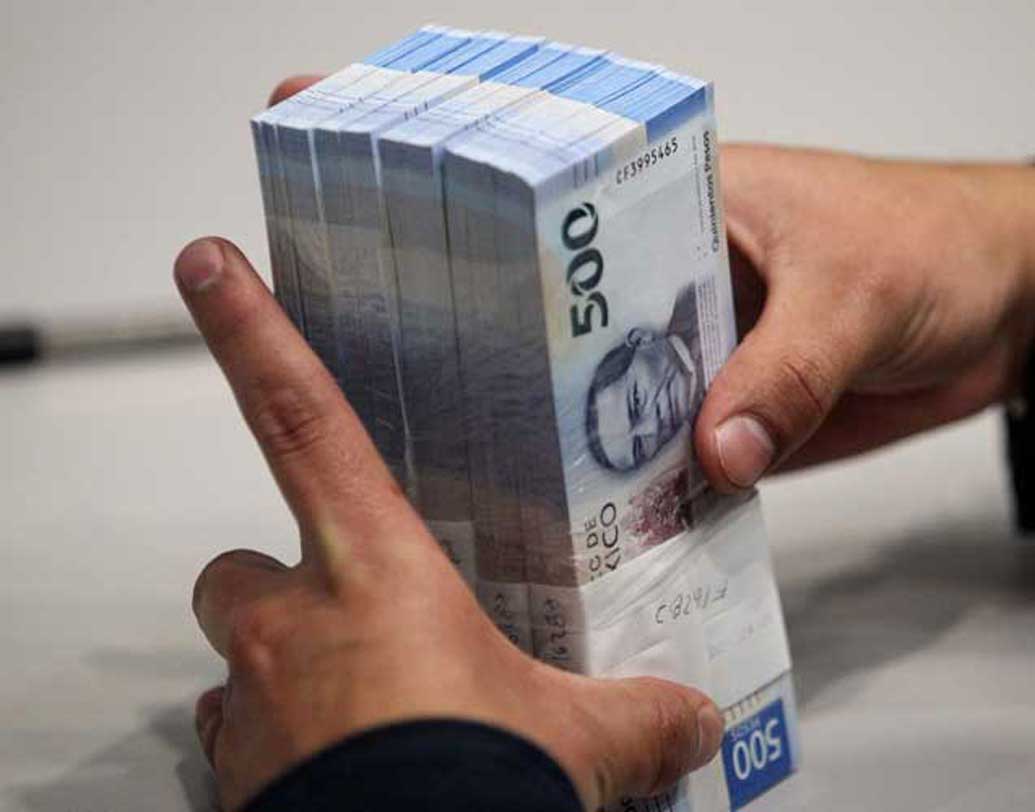 পৃথিবীর ইতিহাসে ২০১৭ সালেই ধনকুবেররা সব থেকে বেশি টাকা রোজগার করেছেন। শুধু তাই নয়, রথসচাইল্ড, রকফেলারের পর আরও অনেক নতুন ধনকুবের পরিবারের জন্ম নেওয়ার কথা জানা যাচ্ছে এই বছরেই।  পৃথিবীর গতিপথ ঠিক করতে এই মুষ্টিমেয় ধনকুবেরদের প্রভাব আরও বাড়বে বলে জানানো হয়েছে এই রিপোর্টে।