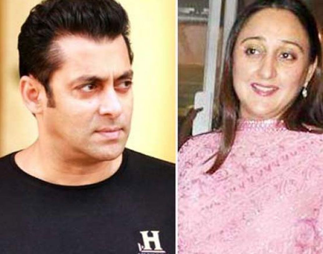 সলমনের প্রথম প্রেমিকা শাহিন বানু। কলেজ জীবনে শাহিনের সঙ্গে ঘনিষ্ঠতা ছিল সলমনের। ১৯৯০ সাল নাগাদ তাঁদের সম্পর্ক তৈরি হয়।