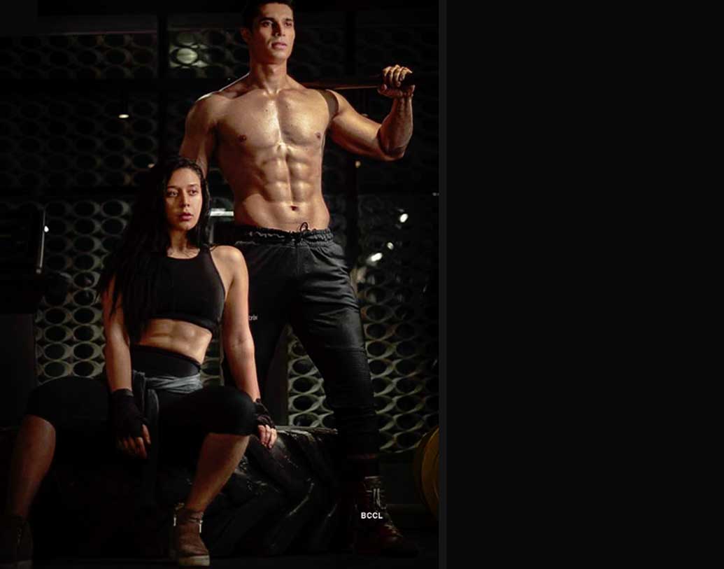 কৃষ্ণাকে নাকি শারীরিক ফিটনেস বজায় রাখার পরামর্শ দেন তাঁর প্রিয়জন পরশই। বলিউডে ডেবিউ করতে হলে সবার আগে যে ফিট থাকতে হবে পরশের ‘বিউটিফুল’-কে