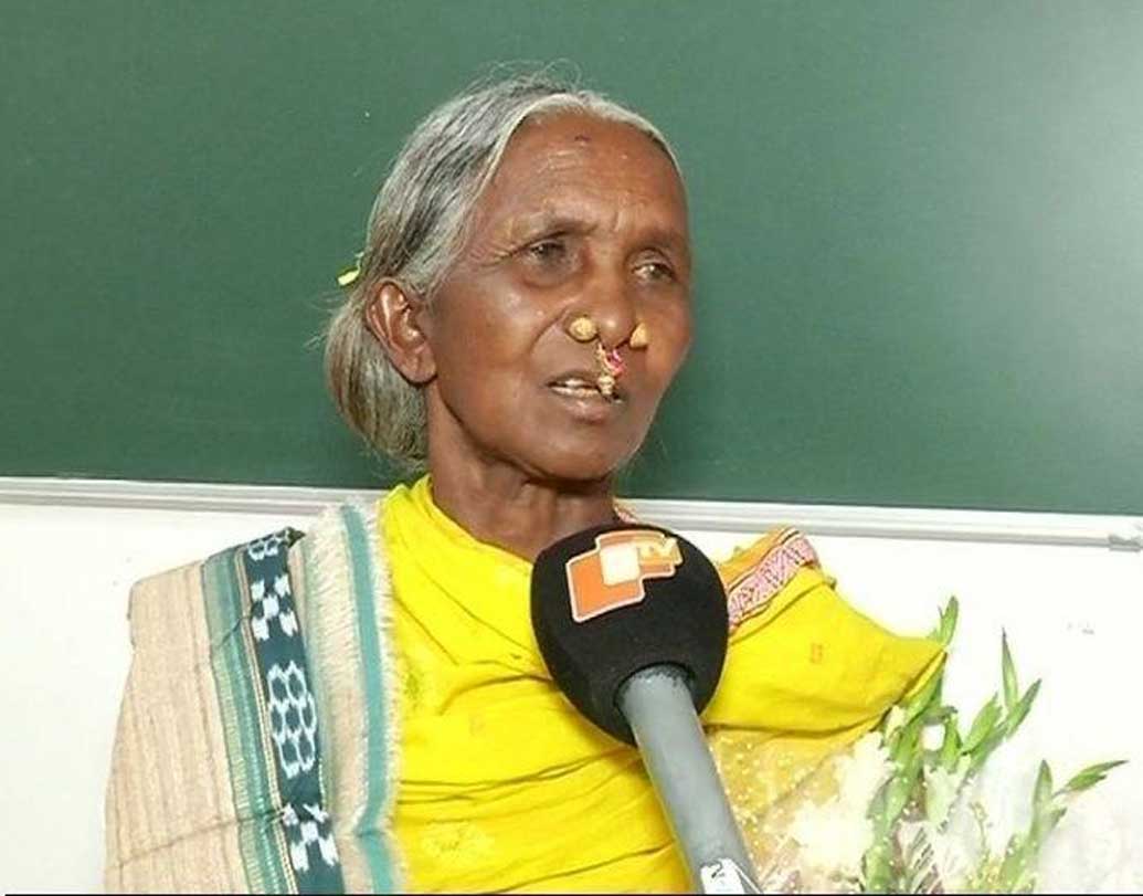 ওড়িশার কোরাপুটের কমলা পূজারী সমাজকর্মী কৃষিজীবী। বয়স ৭০। ‘কেমিক্যাল ফার্মিং’ নিয়ে তাঁর আন্দোলনের জন্য পেয়েছেন সম্মান। ধান, কালো তিল, কালো জিরে, ধনে, হলুদ, ১০০-রও বেশি ধানের প্রজাতি সংরক্ষণ করেছেন তিনি।