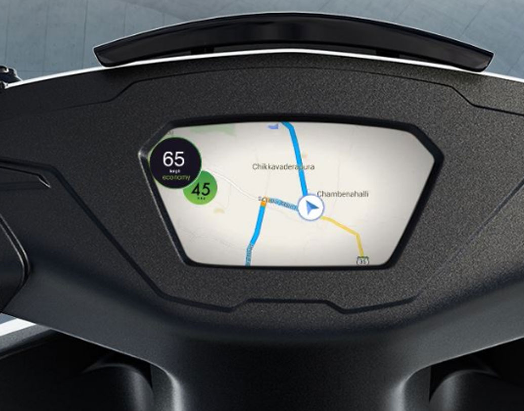 রিমোট ডায়াগনস্টিকস, স্যাটেলাইট নেভিগেশনের পাশাপাশি সামনে ও পিছনের চাকায় ডিস্ক ব্রেক এবং টেলিস্কোপিক ফ্রন্ট সাসপেনশন রয়েছে।