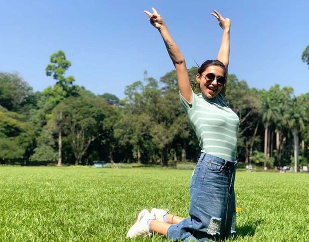 মিমি একটি ছবি পোস্ট করে লেখেন, ‘ম্যায় অউর মেরি তনহাই’, তাহলে কি একাই বেড়াতে গিয়েছেন অভিনেত্রী? প্রশ্নটা অধরাই থেকে গেল।