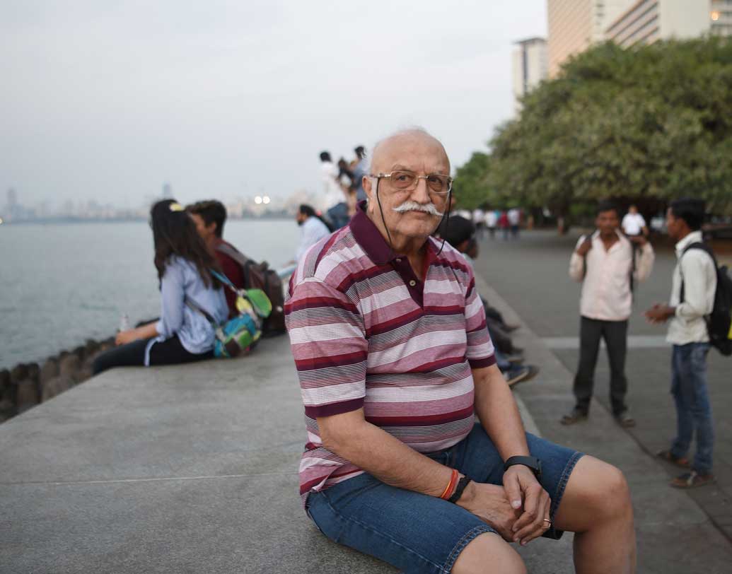 ছেলে গৌতমের হাতে ব্যবসায়িক মালিকানা তুলে দেওয়ার সিদ্ধান্তকে এখন নিজের ‘চূড়ান্ত বোকামি’ বলেই দাবি করছেন ৮০ বছরের বৃদ্ধ।