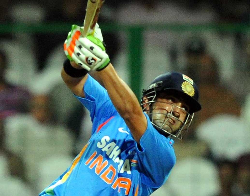 গৌতম গম্ভীর: ভারতীয় দলের এই ওপেনারটি সম্প্রতি সব ধরনের ক্রিকেট থেকে অবসর নিয়েছেন। ভারতীয় দল থেকে বাদ পড়ার পর আইপিএলে খেলেছেন বহু দিন। নাইট অধিনায়ক হিসেবে সাফল্যও পেয়েছেন।