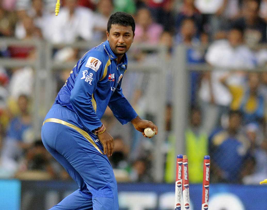 প্রজ্ঞান ওঝা: জাতীয় দলের হয়ে ১৮টি একদিনের ম্যাচ খেলা ওঝা তেমন ভাবে দাগ কাটতে পারেননি। মাঝে কিছু দিন বোলিং অ্যাকশন নিয়ে সমস্যায় পড়েছিলেন। ২০১২ সালে ভারতের হয়ে শেষ এক দিনের ম্যাচ খেলেন।