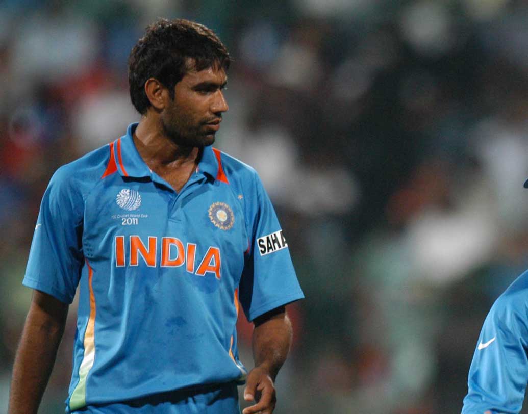 মুনাফ পটেল: এক সময় ম্যাকগ্রার সঙ্গে তুলনা হতো মুনাফের। নাগাড়ে একই জায়গায় বল করে যাওয়ার ক্ষমতা ছিল তাঁর। ২০১১ সালে জাতীয় দলের হয়ে শেষ এক দিনের ম্যাচ খেলেছেন।