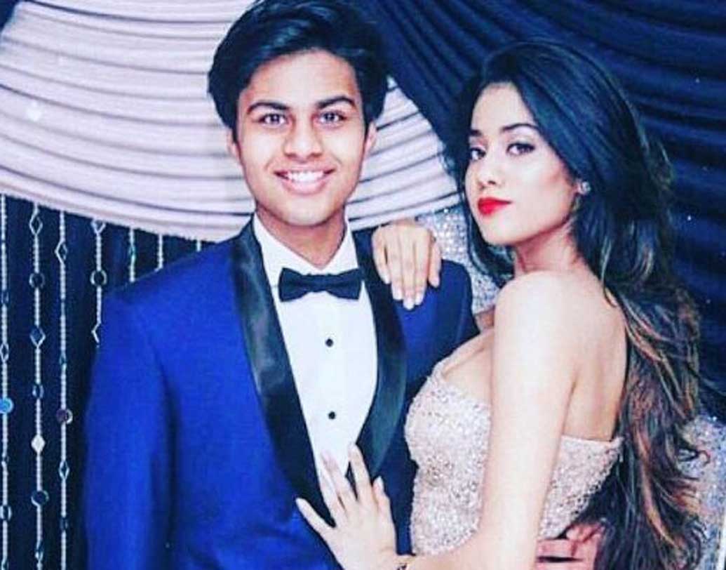 অক্ষত আর অর্জুন কপূর বেশ ঘনিষ্ঠ। অর্জুন নাকি খেয়াল রাখেন বোনের এই বিশেষ বন্ধুর।