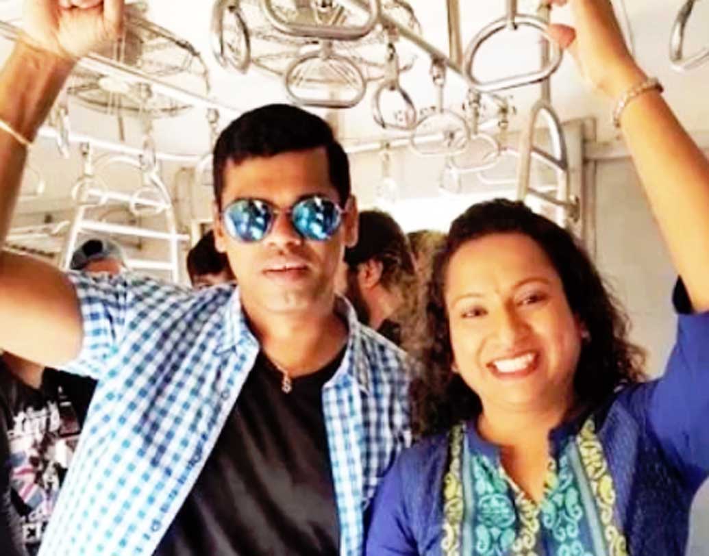 একটি নাটকের মঞ্চে ত্রুপ্তির সঙ্গে প্রথম বার দেখা হয় সিদ্ধার্থের। আর প্রথম বার দেখা মাত্রই ত্রুপ্তির প্রেমে পড়ে যান অভিনেতা। তার কিছু দিনের মধ্যেই একটি রেলস্টেশনে ত্রুপ্তিকে প্রোপোজ করেন সিদ্ধার্থ। পাঁচ বছর পর সিদ্ধার্থকে হ্যাঁ করেন ত্রুপ্তি।