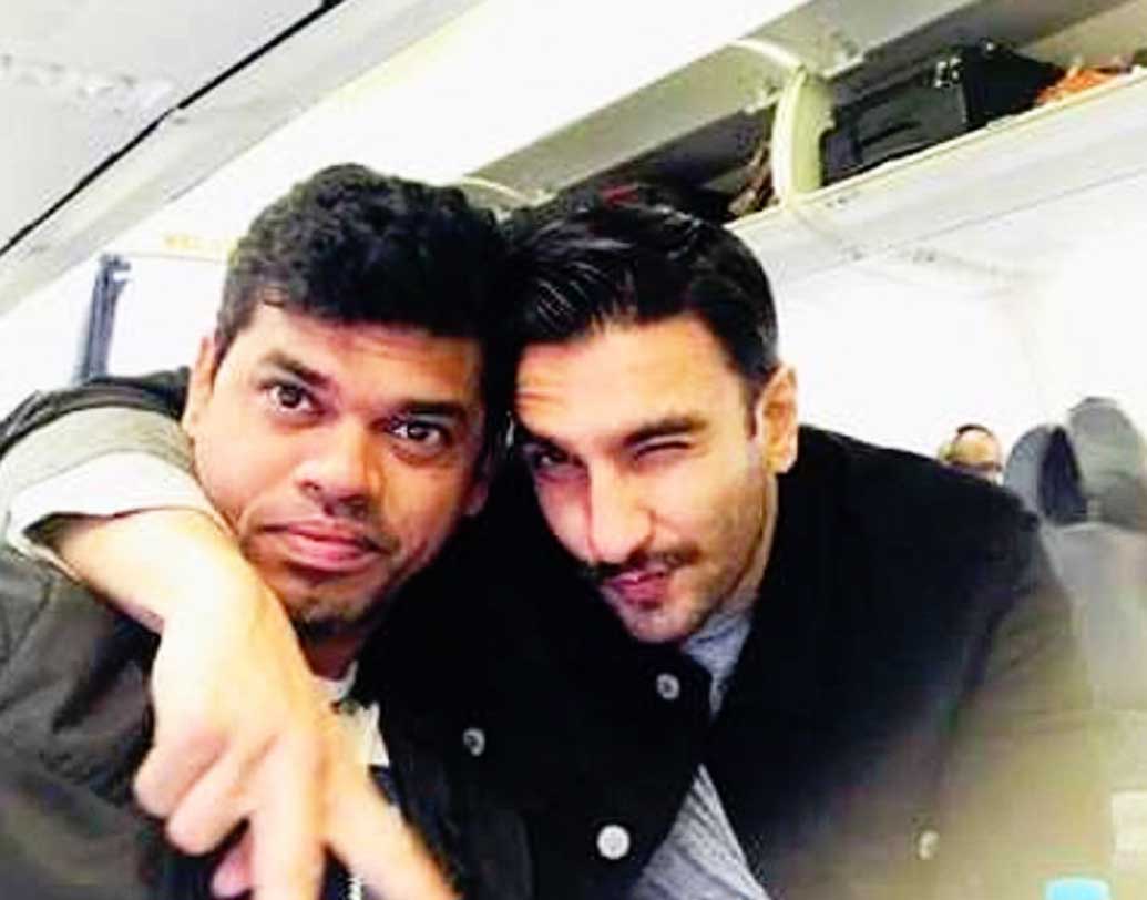 সিদ্ধার্থের কথায়, “১৯৯৯ সালে হিন্দি সিরিয়ালের জন্য প্রথম বার অডিশন দিই। আমার সঙ্গে স্পটবয়ের মতো ব্যবহার করে সেখানে হাসিঠাট্টা করছিলেন পরিচালক। শুধু তা-ই নয়, আমাকে জলও দিতে বলা হয়েছিল সেখানে। প্রথমে ভেবেছিলাম, জল দেওয়াটা হয়তো অডিশনের অঙ্গ। কিন্তু সবাই হাসিঠাট্টা করায় বুঝতে পারলাম যে, আমাকে নিয়ে মজা করা হচ্ছে। সে দিন খুব কষ্ট পেয়েছিলাম।”