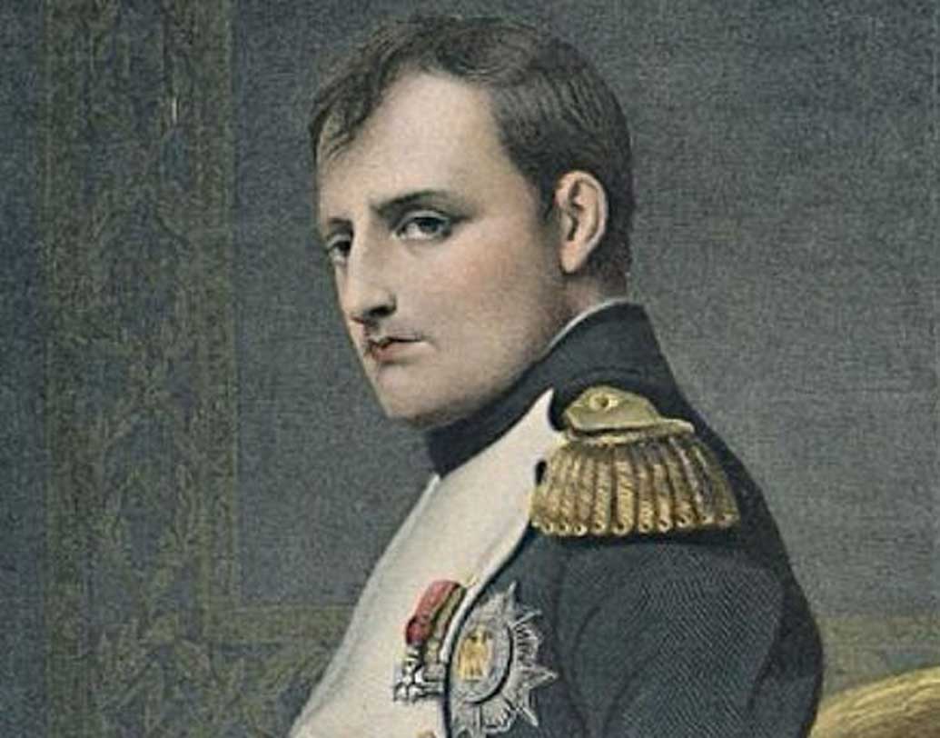 ফরাসি সম্রাট নেপোলিয়ন বলেছিলেন, স্মোলেনস্ক এলাকার সেমলেভো বা নেপোলিয়ান লেকে সোনা রয়েছে। বহু ইতিহাসবিদের দাবি এমনই।