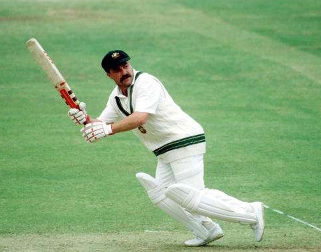 দ্বিতীয় ইনিংসে অবশ্য অনেকটাই ড্যামেজ কন্ট্রোল করেন বর্ডারের নেতৃত্বাধীন অস্ট্রেলিয়া। ডেভিড বুনের ১৮৪ রানে ভর করে দুই উইকেটে ৩২৮ রান তোলে অজিরা। শেষ পর্যন্ত ম্যাচটি অমীমাংসিত থেকে যায়।