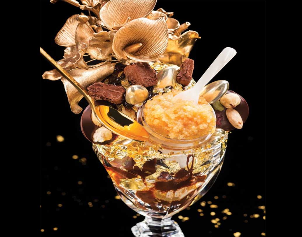 তিন স্কুপের এই তাহিতিয়ান ভ্যানিলা আইসক্রিমের বিশেষত্ব অন্যত্র। এই আইসক্রিমে থাকে কাঠবাদাম বা আমন্ড, থাকে ক্যাভিয়ার, থাকে সুগার ফোর্ড অর্কিড।