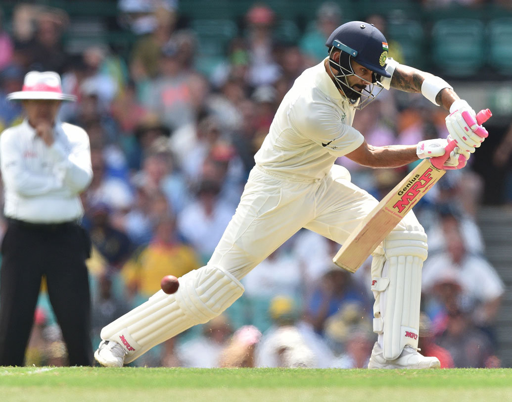 বিশ্বের দ্রুততম হিসেবে ১৫ হাজার রানের মাইনস্টোন স্পর্শ করেছেন বিরাট কোহালি।