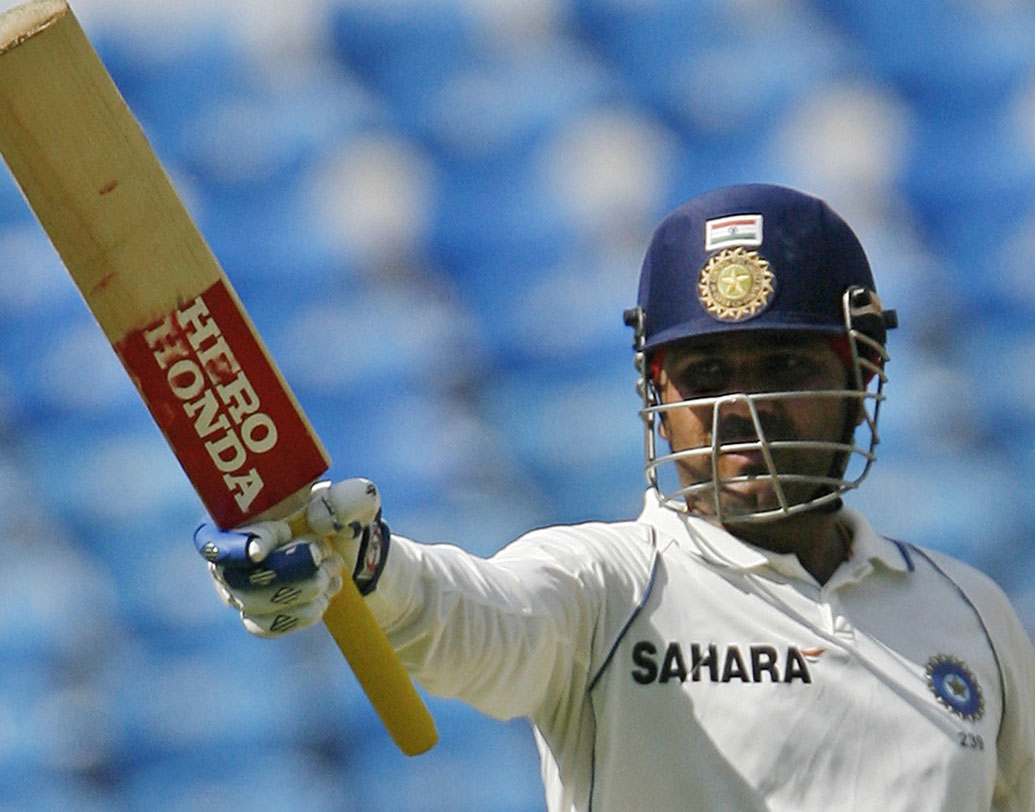 পাকিস্তান: পাকিস্তানের মুলতানে প্রথম টেস্ট ইনিংস এবং ৫২ রানে জেতে ভারত। সালটা ছিল ২০০৪। বীরেন্দ্র সহবাগের ত্রিশত রানের ইনিংস ভারতের জয় এনে দেয়।