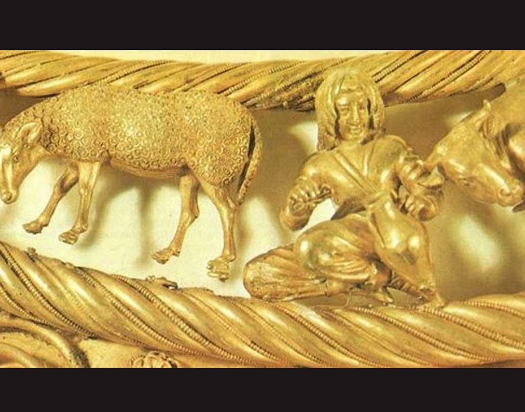 তবে এই ব্রেস্টপ্লেটটি যে সাইথিয়ান রাজার, তাঁর নাম এখনও পর্যন্ত জানা যায়নি। সম্প্রতি এই হারের পিছনে গোটা কাহিনিটি প্রকাশ্যে এসেছে। বিশেষজ্ঞদের দাবি, এই হার তৈরি করেছিলেন গ্রিসের কোনও কারিগর।