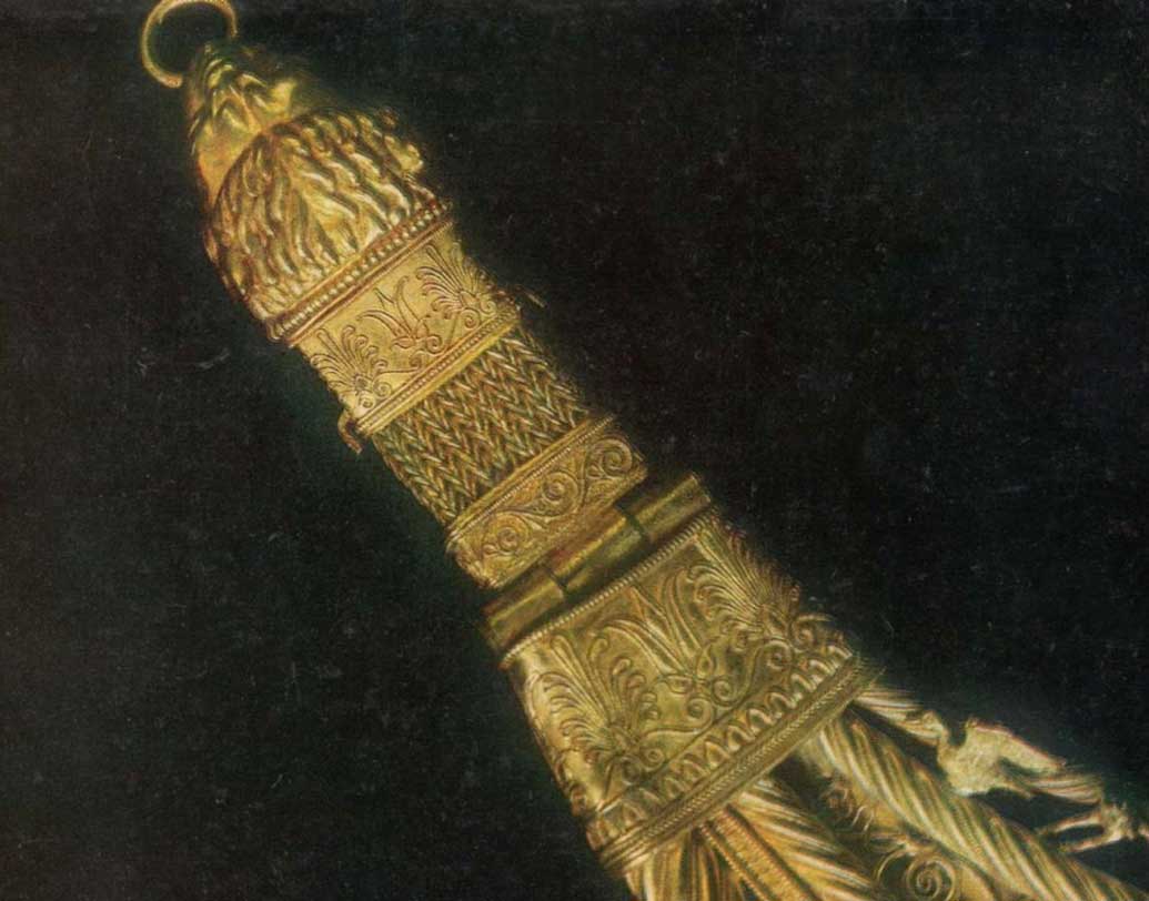 হারের অংশে ফড়িংয়ের নকশার ইঙ্গিতও রয়েছে। ফড়িংয়ের ঝাঁকের সঙ্গে অন্য একটি কাহিনিও জড়িয়ে। যেখানে ফড়িংয়ের হানায় ফসলের ক্ষতির কথাও বলা হয়েছে।