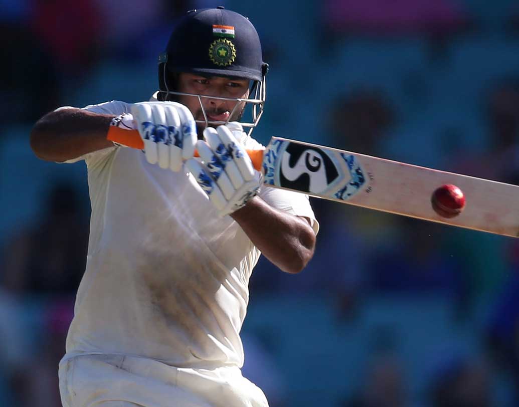 ধারাবাহিক ভাবে ভাল খেলেছেন পন্থ। শেষ ম্যাচে ১৮৯ বলে ১৫৯ রানে অপরাজিত ছিলেন পন্থ। অস্ট্রেলিয়ার মাটিতে ভারতীয়দের মধ্যে সবচেয়ে বেশি শিকারের রেকর্ড তাঁর দখলে। মোট ২০টি শিকার রয়েছে পন্থের দখলে।