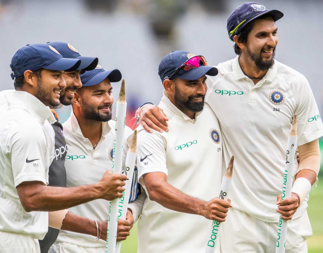 ভারতীয় পেস বোলিং একটা বড় সম্পদ এই টেস্টের। এই টেস্টে ঝলসে উঠেছেন যশপ্রীত বুমরা, মহম্মদ শামি, ইশান্ত শর্মা প্রত্যেকেই। সব মিলিয়ে ভারতীয় বোলারদের সামনে রীতিমতো অসহায় দেখিয়েছে শন মার্শ, উসমান খোয়াজা, অ্যারন ফিঞ্চদের।