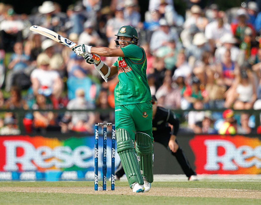 শাকিব আল হাসান: চোটের জন্য বেশ কিছুদিন দলের বাইরে ছিলেন। যে ১১টি ইনিংসে করেছিলেন ৪০৪ রান। পেয়েছেন ১৮টি উইকেট। বাংলাদেশের সাফল্যে এই অলরাউন্ডারটির ভূমিকা অস্বীকার করা যাবে না।