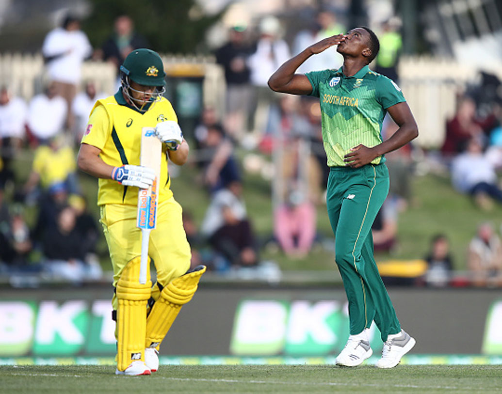 লুঙ্গি এনগিডি: দক্ষিণ আফ্রিকার পেসারটি গত বছরই খেলা শুরু করেছেন। প্রথমেই নজর কেড়েছেন তিনি। গত বছর ১৩টি ম্যাচে ২৬ উইকেট পাওয়া এনগিডি এক দিনের পাশাপাশি টেস্টেও নজর কেড়েছিলেন।