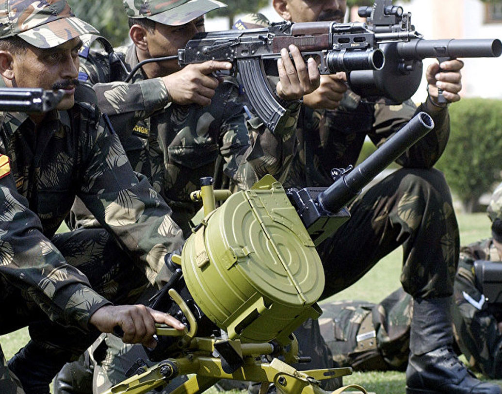 এআরডিএ-র ডেপুটি ডিরেক্টর বিজ্ঞানী এনআর গাউলির দাবি, রাশিয়ার কাছ থেকে যে কার্বাইন কেনা হয় সেনার জন্য, দেশীয় প্রযুক্তিতে তৈরি এই কার্বাইন তার তুলনায় প্রযুক্তিগত ভাবে অনেক এগিয়ে।