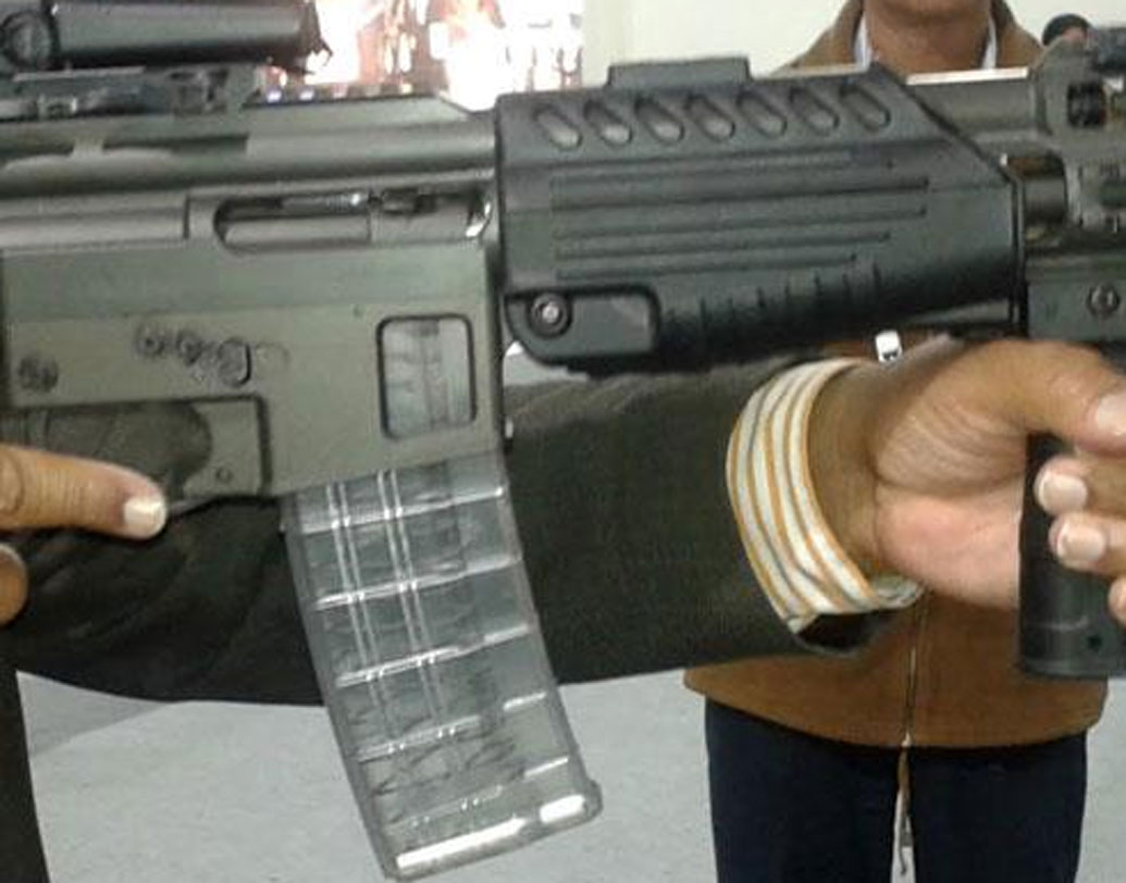 বিজ্ঞানী গাউলি জানিয়েছেন, রাশিয়ার কাছ থেকে যে কার্বাইন কেনা হয়, তা থেকে প্রতি মিনিটে ৬০০টি বুলেট বার হয়। যা ১৫০ মিটার দূরের লক্ষ্যবস্তুকে আঘাত করতে সক্ষম।