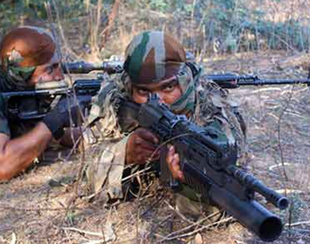 কার্বাইন চালানোর সময় যাতে আওয়াজ না হয়, সে জন্য সাইলেন্সারও লাগানো হয়েছে। কার্বাইনের সামনের দিকে বাড়তি অস্ত্র হিসেবে একটি ছুরি লাগানো রয়েছে। প্রয়োজনে যা দিয়ে দড়িও কাটা যাবে।