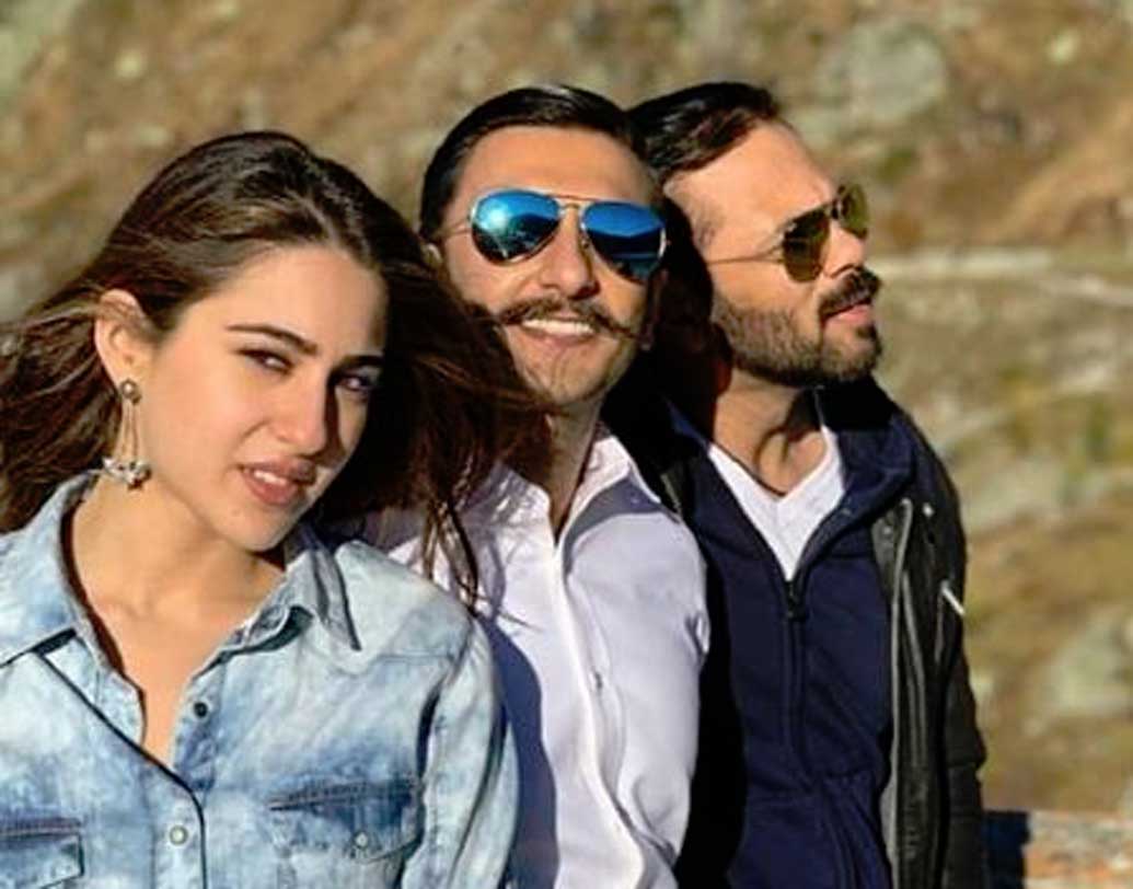 পরিচালক রোহিত শেট্টিকে বলা হয় হিট মেশিন। যার পর পর আটটা ছবিই ১০০ কোটি টাকার ব্যবসা করেছে। ভারতীয় চলচ্চিত্রের ইতিহাসে রোহিত শেট্টিই একমাত্র পরিচালক যাঁর পর পর আটটা ছবি ১০০ কোটি টাকার ব্যবসা করেছে।