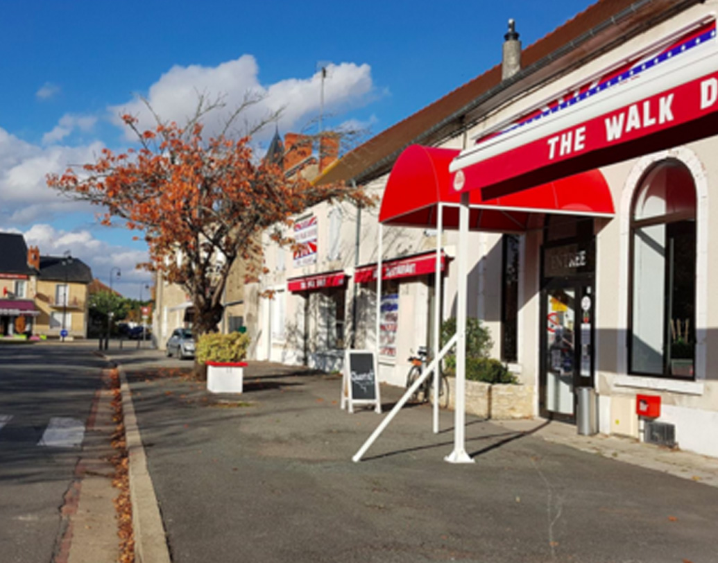 ১০৯৭ থেকে ১১০১-এর মধ্যে বর্জেসের রাজা ওডো আরপিনাস তাঁর রাজত্ব থেকে বর্জেস এবং ডান, তৎকালীন ফ্রান্সের রাজা প্রথম ফিলিপকে বিক্রি করে দেন। বিনিময়ে তিনি পান ৬০ হাজার শিলিং। ইতিহাসবিদরা মনে করেন, ১১০১ সালে ধর্মযুদ্ধে অংশ নিয়েছিলেন ওডো আরপিনাস। সে জন্য অর্থসাহায্যের জন্য এই দুই দেশ বেচে দিয়েছিলেন তিনি, আবার ইতিহাসবিদদের একা্ংশের মতে, আরপিনাস নিঃসন্তান হওয়ায় তিনি এই দুই দেশের দায়িত্ব ছেড়ে দিয়েছিলেন।