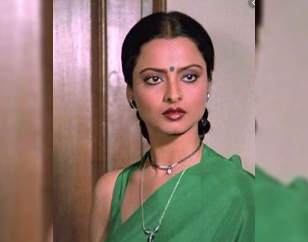 এর পর প্রায় এক মাসের মধ্যেই বিখ্যাত শিল্পপতি মুকেশ আগরওয়াল-কে বিয়ে করেন তিনি। কিন্তু বিয়ের এক বছর পরই আত্মহত্যা করেন মুকেশ। কেন মুকেশ আত্মহত্যা করেন তা এখনও রহস্যই থেকে গিয়েছে।