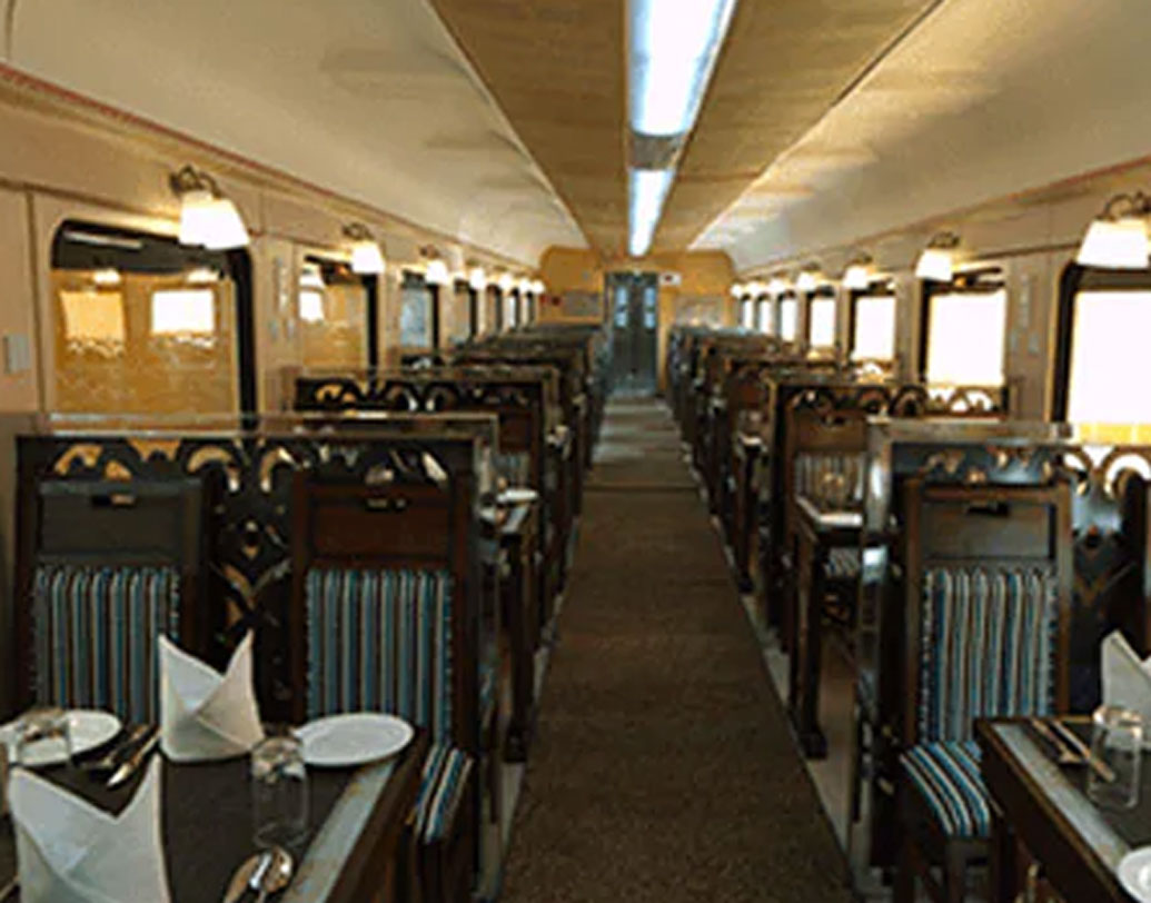 দু’ভাগে ভাগ করা হয়েছে এই সফরকে। ৪ রাত ৫ দিনের জন্য এই সফরের ব্যবস্থা করা হয়েছে। সার্কিট ওয়ান সফরের নাম দেওয়া হয়েছে ম্যাজেস্টিক রাজস্থান টুরিস্ট ট্রেন উইথ তাজ মহল আর সার্কিট টু-এর সফরের নাম দেওয়া হয়েছে ম্যাজেস্টিক রাজস্থান টুরিস্ট ট্রেন উইথ শেখাবতী, মন্ডাবা।