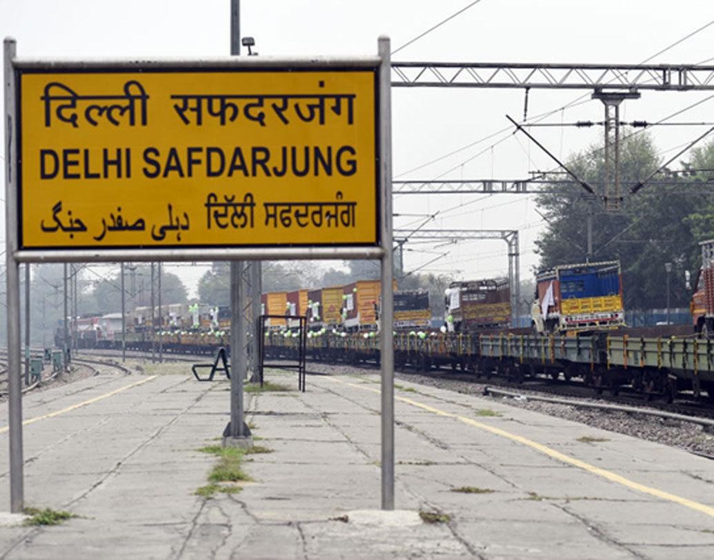 ১৭ অক্টোবর করবা চৌথ পড়েছে। সেই উপলক্ষে ১৪ অক্টোবর থেকে দিল্লির সফদর জং স্টেশন থেকে ওই বিশেষ ট্রেন ছাড়ার কথা ছিল। অক্টোবরের ১৮ তারিখ পর্যন্ত পাঁচ দিন রাজস্থানের জয়সলমের, পাটন কি হাভেলি, মেহরানগড় দুর্গ, সিটি প্যালেসের মতো বিভিন্ন ঐতিহাসিক নিদর্শন ঘুরিয়ে দেখানোর কথা ছিল।