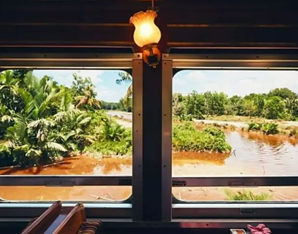 ফার্স্ট এসি প্রাইভেট কেবিনে দু’জন যাত্রীর জন্য ভাড়া (দুটো লোয়ার বার্থে) ২ লক্ষ ৮ হাজার ৮৮৮ টাকা। এ ক্ষেত্রেও কর আলাদা।