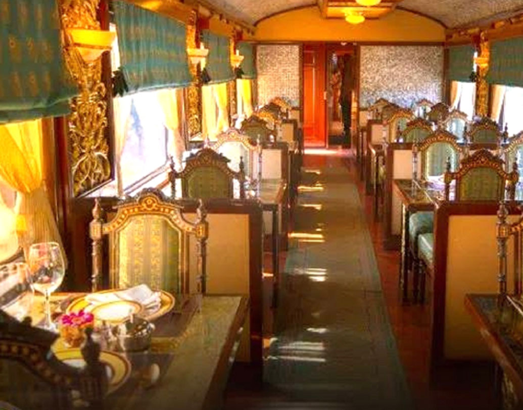 বিলাসবহুল সফরে খাওয়াদাওয়াও বিলাসবহুল হবে, এটাই স্বাভাবিক। আমিষ, নিরামিষ দু’রকম পদই থাকবে। থাকবে একাধিক বিশেষ ডিশ।