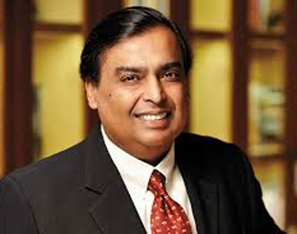 এর আগের ১১ বছর ভারতের ধনীতম ব্যক্তি ছিলেন রিলায়্যান্স ইন্ডাস্ট্রিজের চেয়ারম্যান মুকেশ অম্বানী। এ বারে সেই জায়গাটা কে নিলেন? না, মুকেশ অম্বানীকে টপকে সেই স্থান কেউ নিতে পারেননি। ২০১৯-এও ফোর্বসের বিচারে তিনিই ভারতের ধনীতম ব্যক্তি। তাঁর সম্পত্তির পরিমাণ তিন লক্ষ ৬৫ হাজার কোটি টাকা।