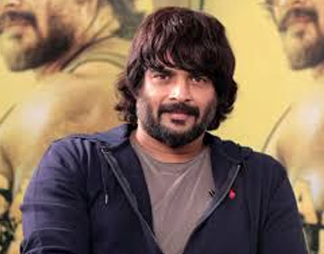 মহারাষ্ট্রে থাকাকালীন তাঁর একটি পাবলিক স্পিকিং ক্লাসে যোগ দিতে আসেন সরিতা বিরজে। এই ক্লাসেই তাঁর সঙ্গে পরিচয় মাধবনের। বছর কয়েক পরে বিয়ে করেন তাঁরা।