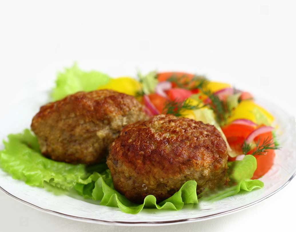 বিটরুট গনগুরা চপ: স্টার্টার হিসেবে থালিতে পরিবেশন করা হয় বিট আর কেনাফ পাতার এই অভিনব চপ। দক্ষিণ ভারতের নানা মশলা এই চপের স্বাদকে বহু গুণ বাড়িয়েছে। ঝাল-মিষ্টি এই চপ থালিতে এনেছে এক অন্য মাত্রা।