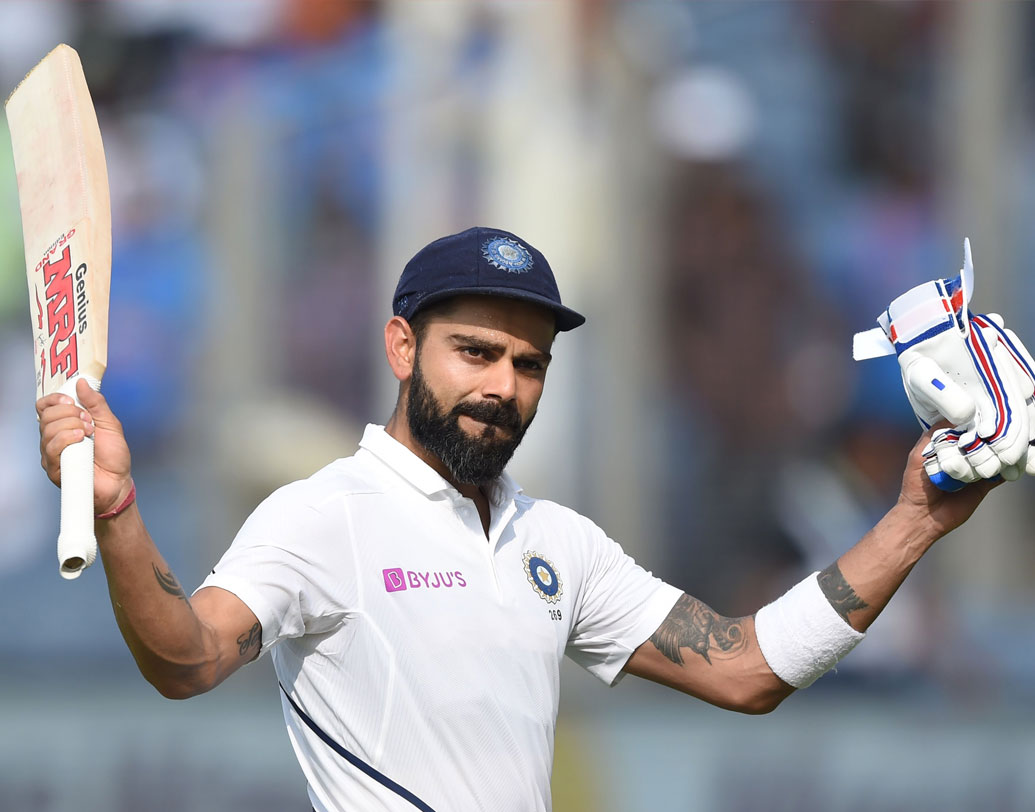 শুক্রবার কেরিয়ারের সপ্তম ডাবল সেঞ্চুরি করলেন বিরাট কোহালি। আর কোনও ভারতীয় ব্যাটসম্যানের টেস্টে এত দ্বিশতরান নেই। ক্রিকেটবিশ্বে সাত দ্বিশতরান আছে, এমন আরও দু’জন হলেন মাহেলা জয়বর্ধনে ও ওয়ালি হ্যামন্ড।