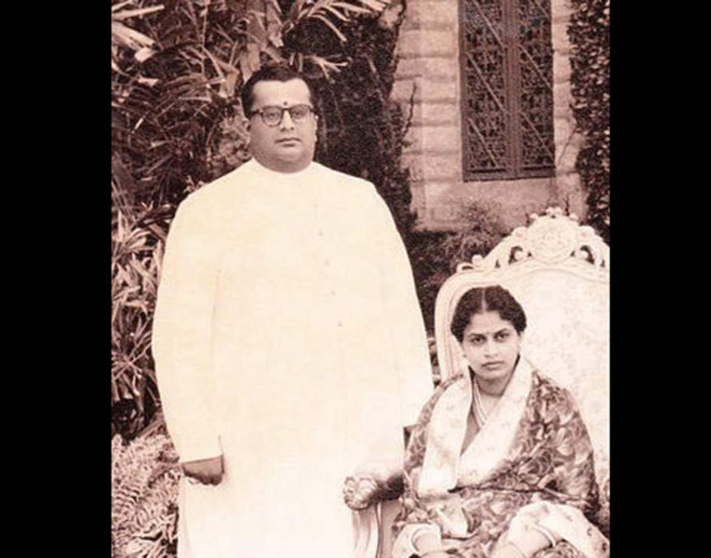 স্ট্রস মনে করতেন, মানুষের গলার স্বরই সবচেয়ে সেরা বাদ্যযন্ত্র, কারণ, তাকে ঠিক খাতে বাজানোই সবচেয়ে কঠিন। সুন্দর জীবন, সিম্ফনি অর্কেস্ট্রা এবং উঁচুতারে সহজেই উঠতে পারা গলার স্বরকে পছন্দ করতেন তিনি। তারসপ্তকে খেলা করতে পারা গলার প্রতি দুর্বলতা ছিল মহীশূরের মহারাজ জয়চামরাজেন্দ্ররও। তাঁর নিজের গলার স্বরও ছিল সেই রকমই।