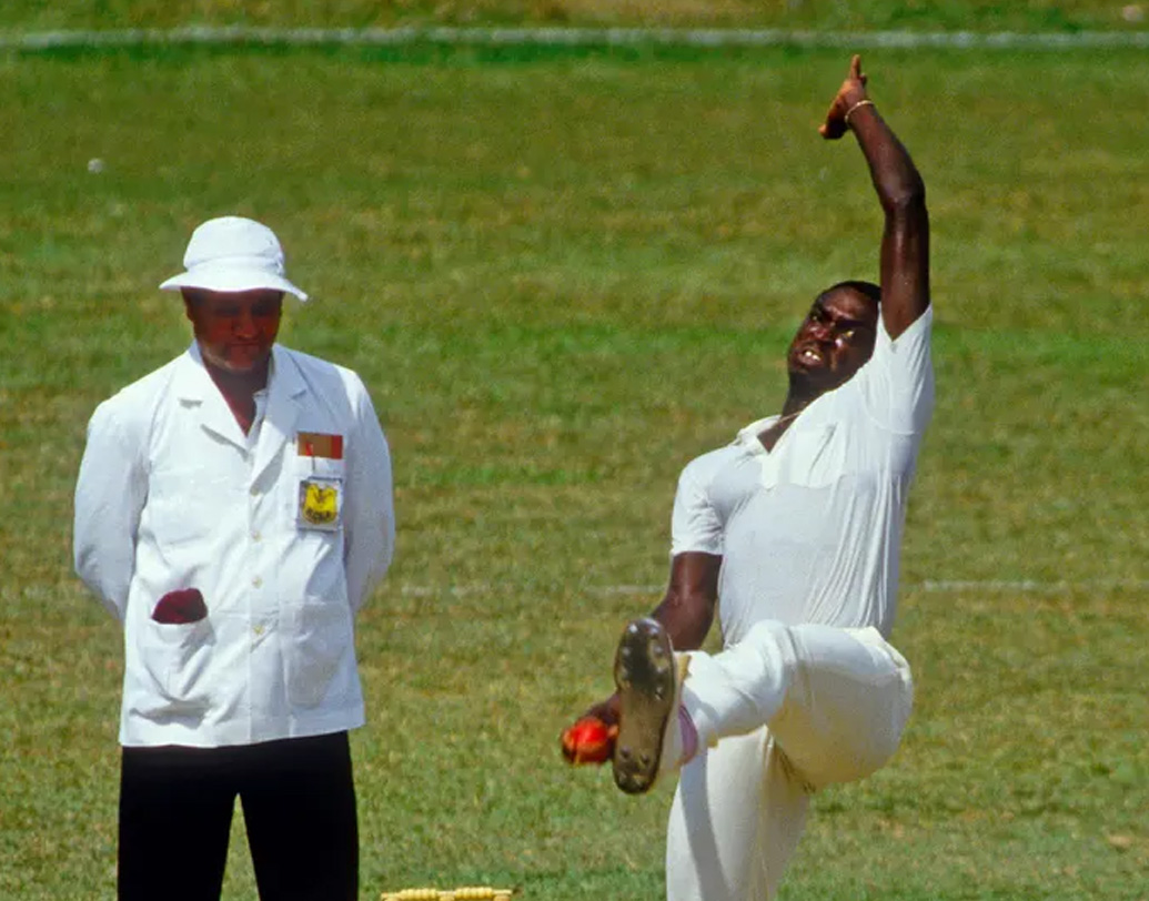 ক্যারিবিয়ান ফাস্ট বোলার বললে প্যাটারসনের নাম অবশ্য সহজে মনে পড়ে না ক্রিকেটদর্শকদের। তাঁর জন্ম ১৯৬১ সালের ১৫ সেপ্টেম্বর, জামাইকায়। আটের দশকের মাঝামাঝি থেকে নয়ের দশকের গোড়া অবধি ছিল তাঁর সংক্ষিপ্ত কেরিয়ার।