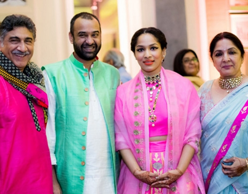 নীনার প্রথম ছবি ‘সাথ সাথ’ মুক্তি পায় ১৯৮২ সালে। মূলধারার বাণিজ্যিক ছবির পাশাপাশি তিনি সমান ধারায় অভিনয় করেছেন সমান্তরাল ঘরানার ছবিতেও।