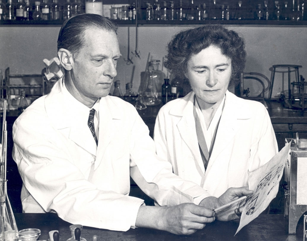 ১৯৪৭-এ বার্নাদো আলবার্তো হোসের সঙ্গে মিলিত ভাবে চিকিৎসাবিজ্ঞানে নোবেল পেয়েছিলেন কার্ল কোরি ও গার্টি গোরি।