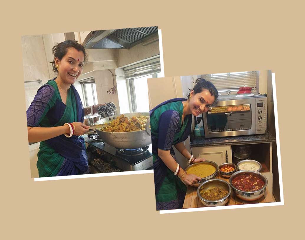 প্রতিবারের মতো এ বছরেও নিজের হাতে ভোগ রান্না করলেন অর্পিতা চট্টোপাধ্যায়। টেনে বাঁধা খোঁপা, হাতে শাঁখা-পলা, লাল টিপে একেবারে বাঙালি সাজ। বানিয়েছেন খিচুড়ি, পনির, চাটনি, পায়েস। ভক্তদের জানিয়েছেন কোজাগরীর শুভেচ্ছাও।