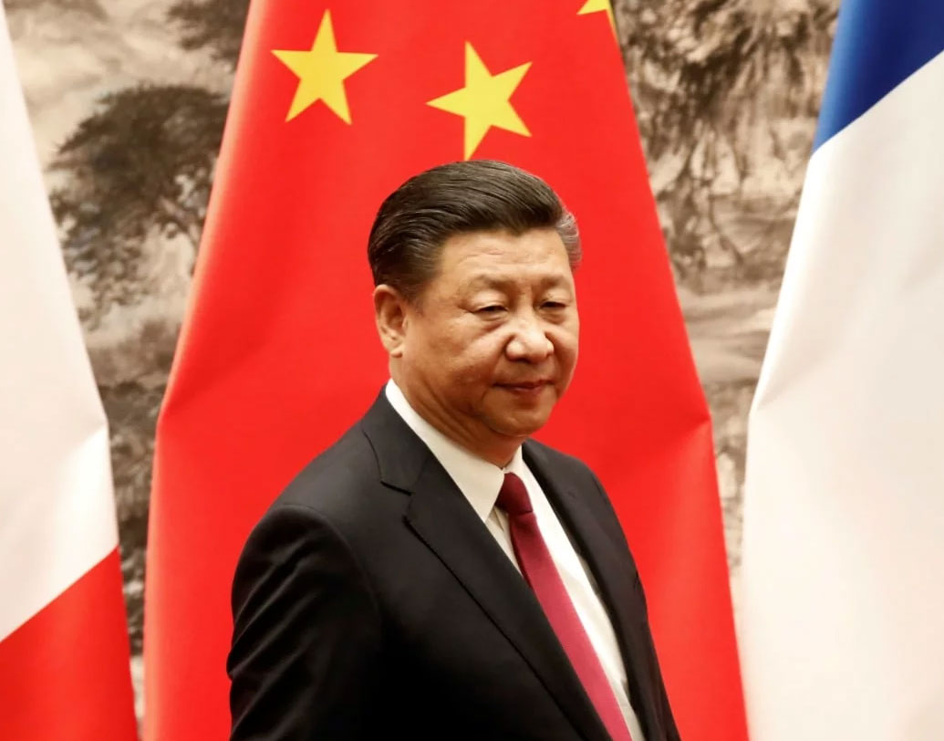 কমিউনিস্ট চিনফিং চিনের প্রাচীন দার্শনিক ভাবধারাতেও উদ্বুদ্ধ। কম হলেও, তাঁর বক্তব্যে শোনা যায় প্রাচীন চিনের দার্শনিক মতবাদ।