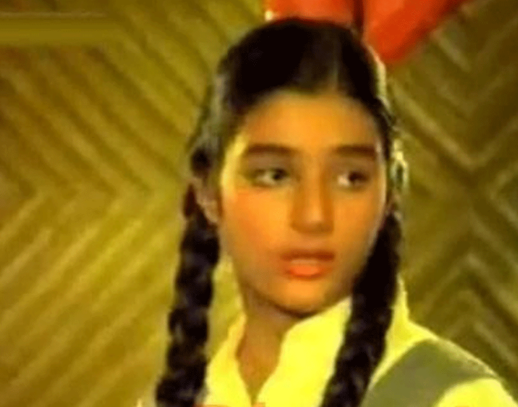 মাত্র ১৪ বছর বয়স থেকেই অভিনয় শুরু করেন তব্বু। ১৯৮০ সালে ‘বাজার’ ছবিতে তাঁকে খুব ছোট ভূমিকায় দেখা গিয়েছিল। তারপর ১৯৮৫ সালে ‘হম নওজওয়ান’ ছবিতে দেবানন্দের মেয়ের ভূমিকায় তাঁকে দেখা গিয়েছিল।