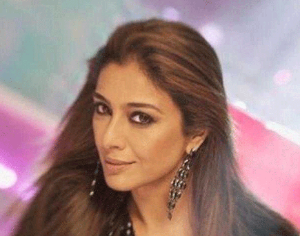 এখন তিনি হ্যাপিলি সিঙ্গল। নিজেকে এই ভাবেই দেখতে পছন্দ করেন তব্বু। খুব বেছে সিনেমা করেন। নতুন করে সম্পর্কে জড়ানোর এখনই কোনও ইচ্ছা নেই, জানিয়েছেন নিজেই।