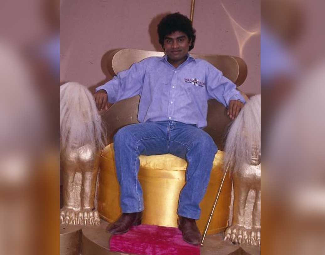 তবে তাঁর কেরিয়ারের প্রথম নজরকাড়া ছবি ‘বাজিগর’। ইন্ডাস্ট্রিতে তাঁকে পায়ের তলায় শক্ত জমি দেয় ‘বাবুলাল’ চরিত্র।