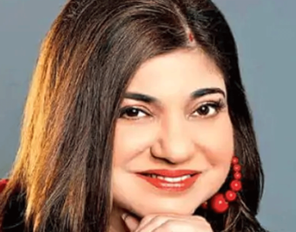 লতা মঙ্গেশকর এবং আশা ভোঁসলের পর তাঁর নামই উচ্চারিত হত সুরের দুনিয়ায়। নিশ্চয়ই বুঝতে পারছেন কার কথা বলা হচ্ছে? তিনি জনপ্রিয় সঙ্গীতশিল্পী অলকা যাজ্ঞিক।